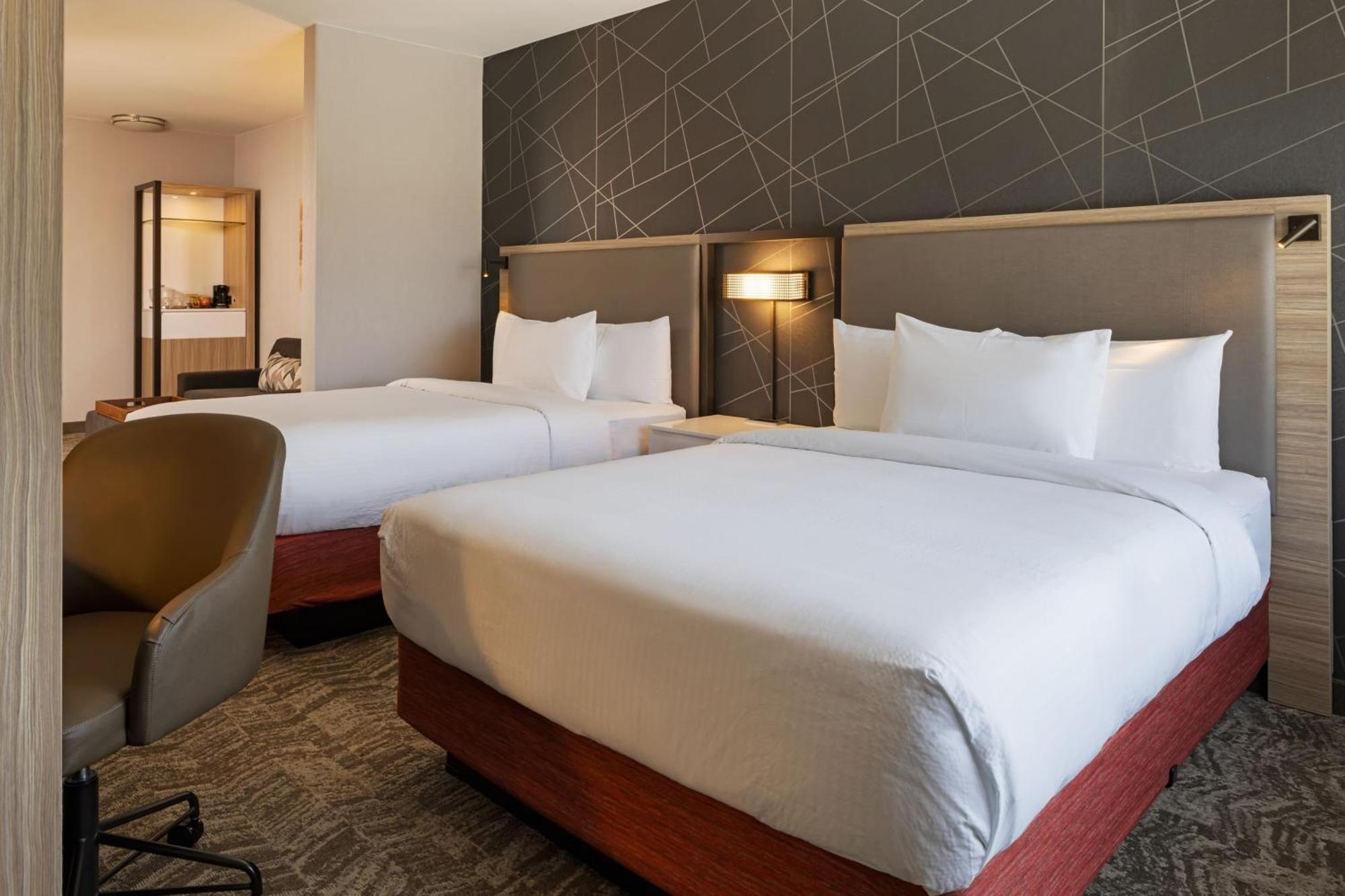 Springhill Suites By Marriott Turlock Exterior photo